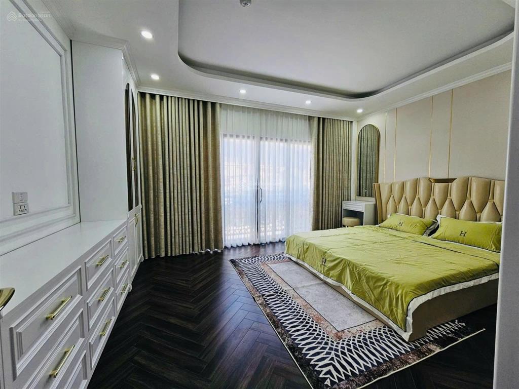 Mặt ngõ nguyễn khang, ngõ ô tô, 2 thoáng, 35m ra phố, thông sàn, thang máy, sổ cc, không qh, 45m2