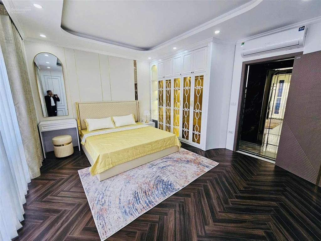 Mặt ngõ nguyễn khang, ngõ ô tô, 2 thoáng, 35m ra phố, thông sàn, thang máy, sổ cc, không qh, 45m2