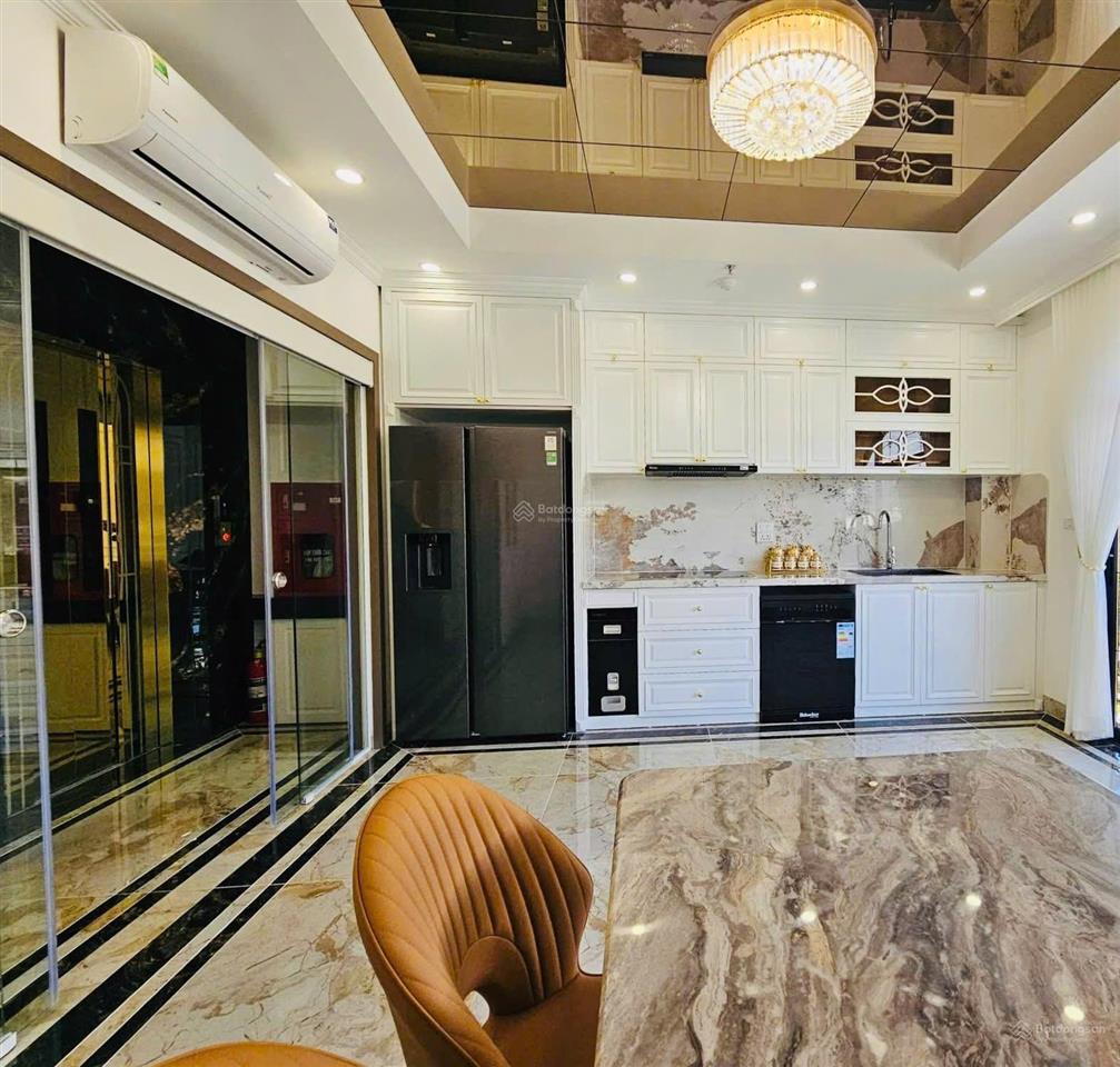 Mặt ngõ nguyễn khang, ngõ ô tô, 2 thoáng, 35m ra phố, thông sàn, thang máy, sổ cc, không qh, 45m2