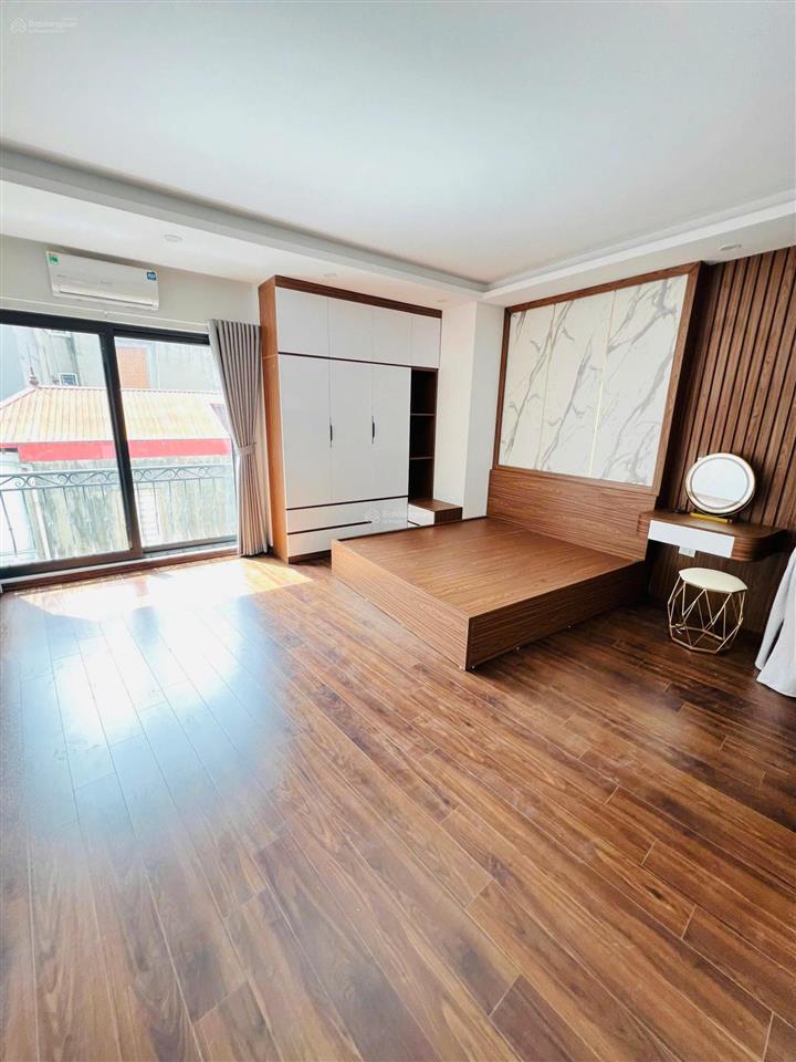 Gấp! mặt ngõ cầu giấy, 2 thoáng, thang máy, thông sàn, ô tô vf3 qua, sổ cc, tặng nt, kd, 38m2*7t