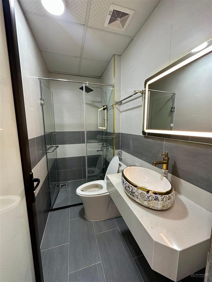 Nhà dương quảng hàm, lô góc, ngõ ô tô thông, 35m ra mặt phố, dân xây, ở luôn, hơn 8 tỷ, kd online