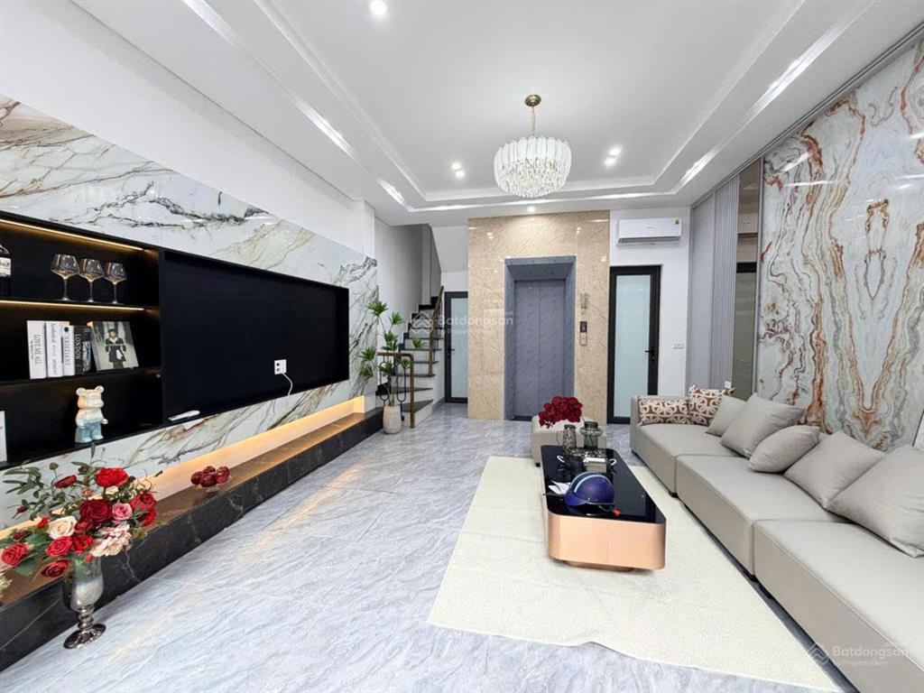 Nhà nguyễn văn huyên, ngõ thông, 30m ra ô tô, thang máy, thông sàn, sổ a4, full nt, ko qh, 40m2*6t