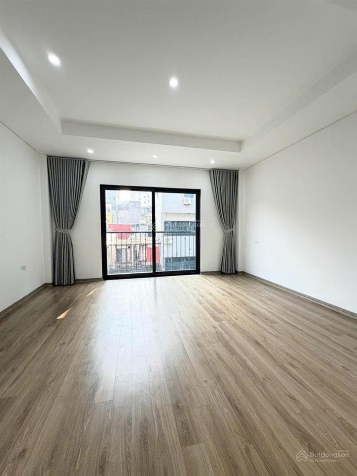 Nhà nguyễn văn huyên, ngõ thông, 30m ra ô tô, thang máy, thông sàn, sổ a4, full nt, ko qh, 40m2*6t