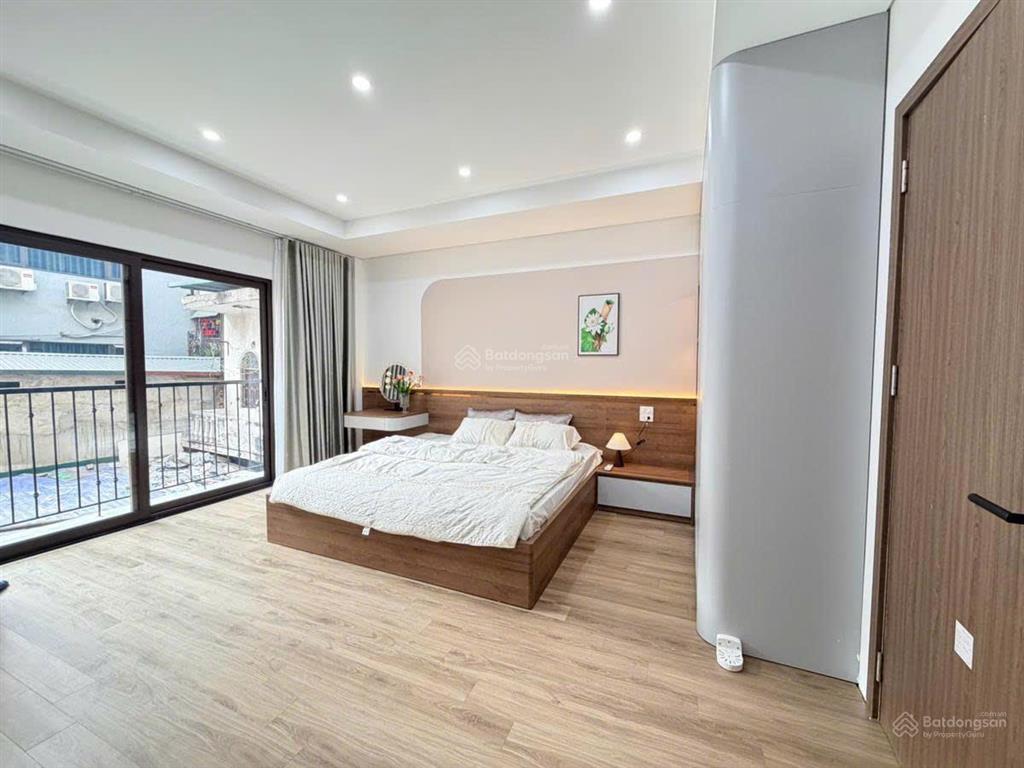 Nhà nguyễn văn huyên, ngõ thông, 30m ra ô tô, thang máy, thông sàn, sổ a4, full nt, ko qh, 40m2*6t
