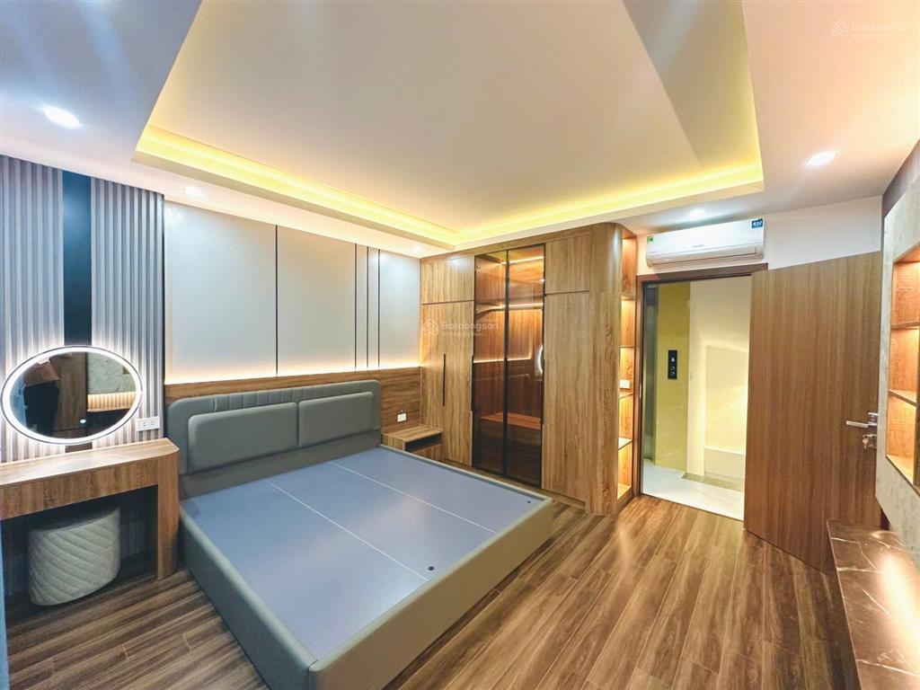 Nhà trung kính, trần duy hưng, ngõ thông, 10m ra ô tô, ko qh, 3 thoáng, thang máy, tặng nt, 52m2*6t