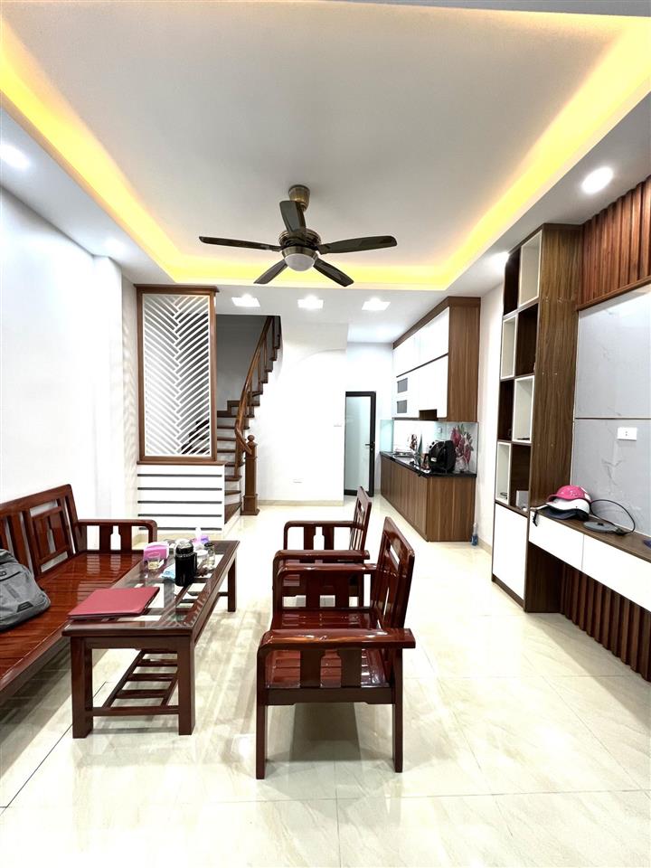 Nhà trung kính, ngõ thông ô tô 35m, full đồ ở luôn, thoáng sáng, không quy hoạch, 38m2, hơn 7 tỷ