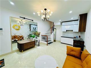 Nhỉnh 6 tỷ, nhà phố hạ yên quyết, ngõ thông thoáng, lô góc, full đồ, gần phố, 35m ra ô tô, ở luôn