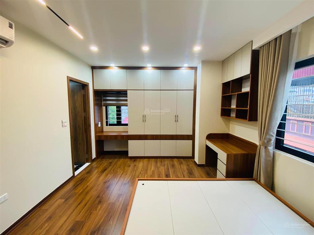 Nhỉnh 6 tỷ, nhà phố hạ yên quyết, ngõ thông thoáng, lô góc, full đồ, gần phố, 35m ra ô tô, ở luôn