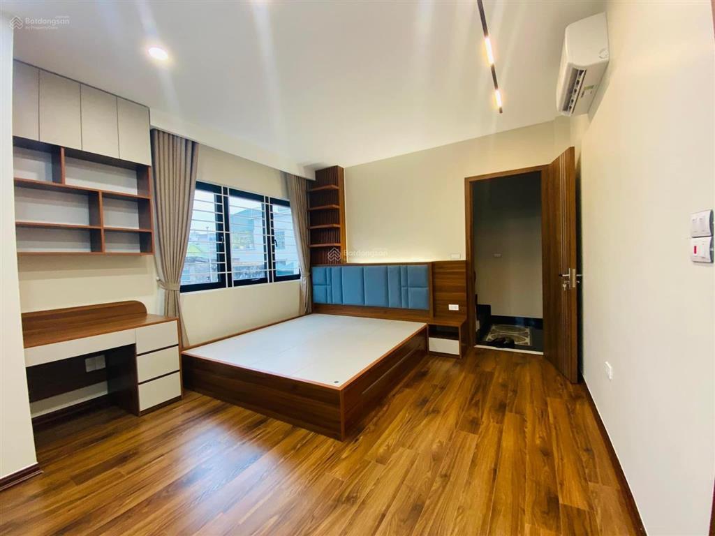 Nhỉnh 6 tỷ, nhà phố hạ yên quyết, ngõ thông thoáng, lô góc, full đồ, gần phố, 35m ra ô tô, ở luôn