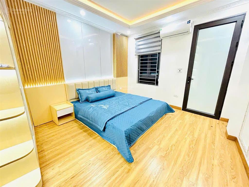 Mặt ngõ p. chùa láng, ngõ thông kinh doanh, gần hồ, dân xây, tặng nt, sổ vuông, ở/cho thuê, 40m2