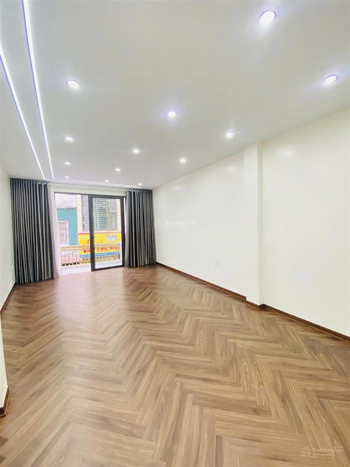 Thật luôn! hoàng quốc việt, thang máy, thoáng trước sau, 10m ô tô tránh, ngõ thông, nhà đẹp, ở luôn