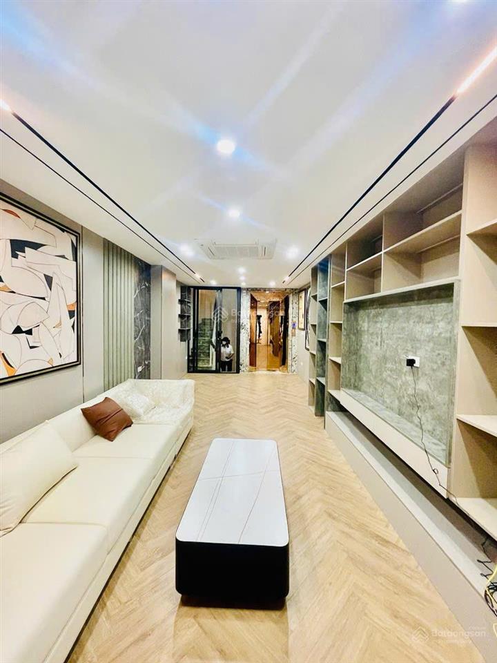 Lạc long quân, thang máy, ô tô đỗ cổng, ngõ thông kinh doanh, 5p ra hồ tây, mới đẹp, 43m2*6t, 1 tum