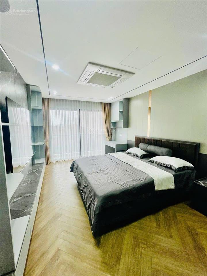 Lạc long quân, thang máy, ô tô đỗ cổng, ngõ thông kinh doanh, 5p ra hồ tây, mới đẹp, 43m2*6t, 1 tum