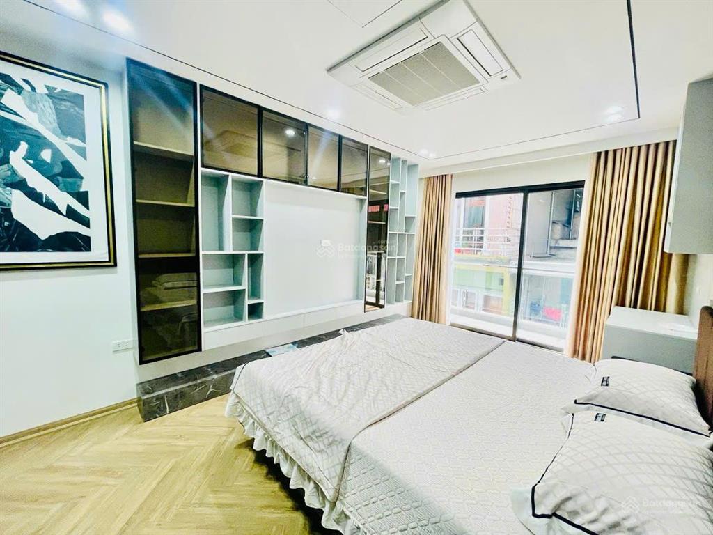 Lạc long quân, thang máy, ô tô đỗ cổng, ngõ thông kinh doanh, 5p ra hồ tây, mới đẹp, 43m2*6t, 1 tum
