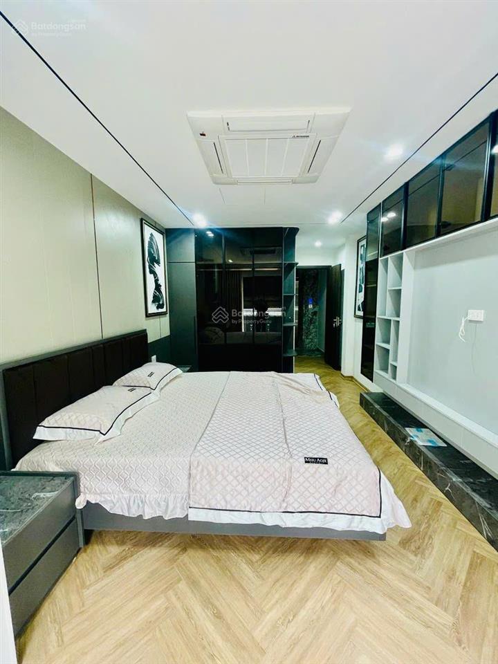 Lạc long quân, thang máy, ô tô đỗ cổng, ngõ thông kinh doanh, 5p ra hồ tây, mới đẹp, 43m2*6t, 1 tum