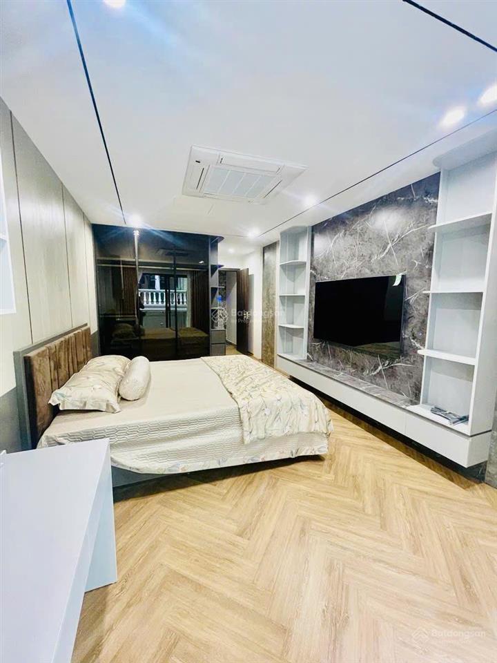 Lạc long quân, thang máy, ô tô đỗ cổng, ngõ thông kinh doanh, 5p ra hồ tây, mới đẹp, 43m2*6t, 1 tum