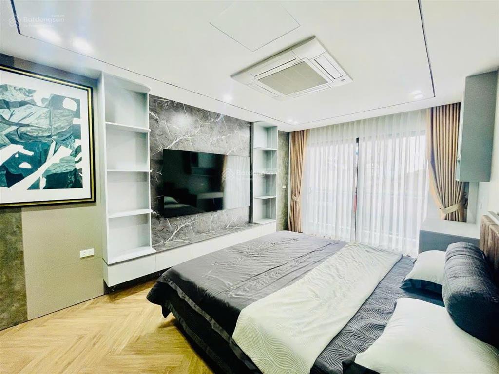 Lạc long quân, thang máy, ô tô đỗ cổng, ngõ thông kinh doanh, 5p ra hồ tây, mới đẹp, 43m2*6t, 1 tum