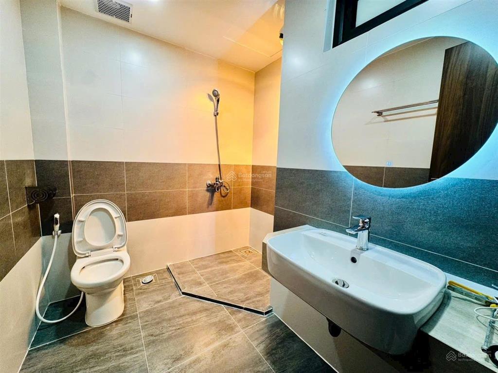Nguyễn chí thanh, đống đa, lô góc, thang máy, full đồ, ngõ thông pháo đài láng, ở luôn, 43m2x6t