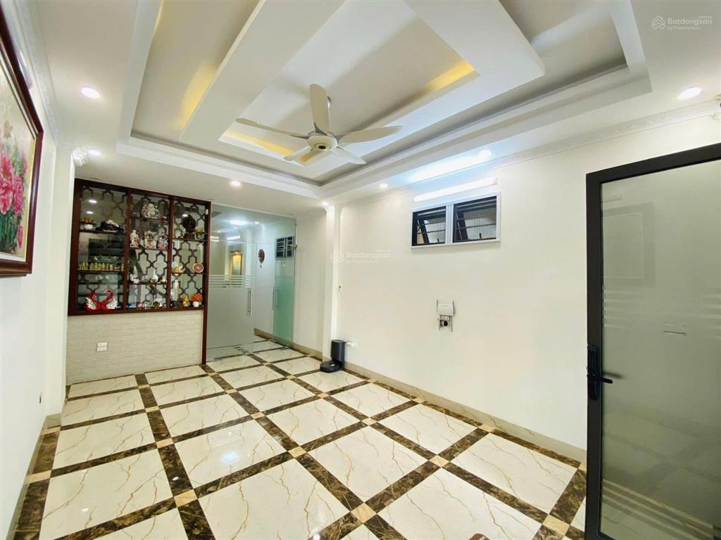 Tuyệt đẹp! nhà võ chí công, thang máy, ngõ thông, ô tô đỗ cổng, view hồ tây, sổ cc, kd, 39m2*7t