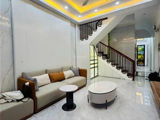 Tuyệt đỉnh, hồ tùng mậu, lô góc, sát phố, thang máy, đủ đồ, thông các ngả, ở luôn 43m2, hơn 9 tỷ
