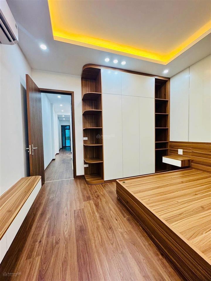 Tuyệt đỉnh, hồ tùng mậu, lô góc, sát phố, thang máy, đủ đồ, thông các ngả, ở luôn 43m2, hơn 9 tỷ
