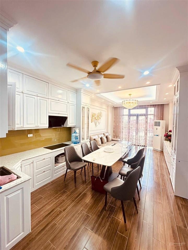 Bán gấp! nhà nguyễn khánh toàn, 51m2, giao 9.85 tỷ, thang máy, ngõ thông ô tô, full đồ, 2 thoáng