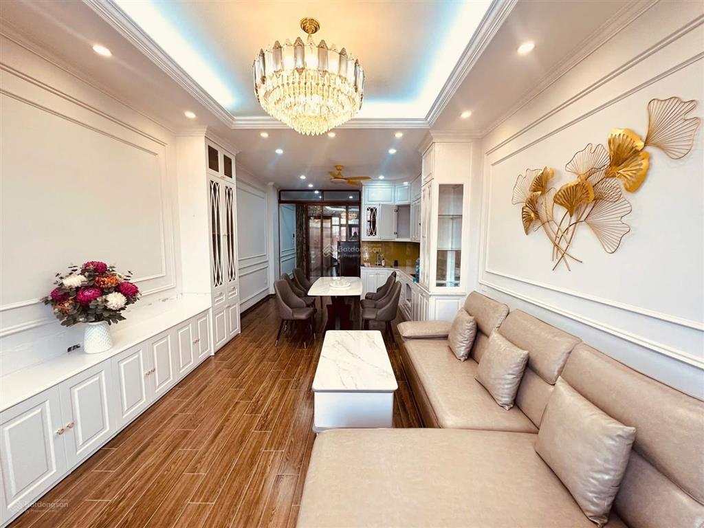 Bán gấp! nhà nguyễn khánh toàn, 51m2, giao 9.85 tỷ, thang máy, ngõ thông ô tô, full đồ, 2 thoáng