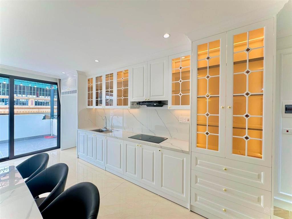 Khu vip nguyễn thị định, thang máy, 40m ra ô tô tránh, thông sàn, sổ đẹp, full nội thất, 48m2*6t