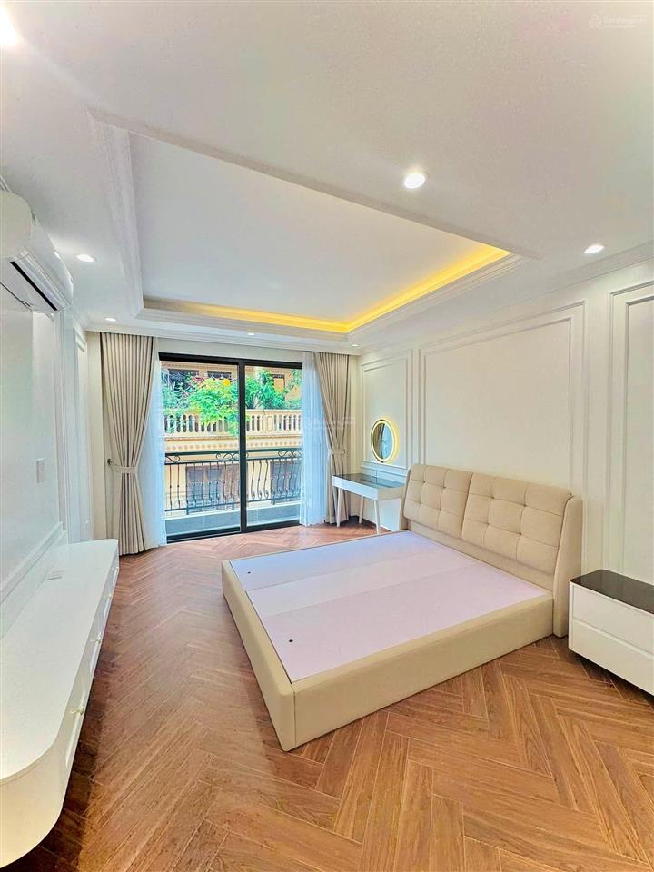 Khu vip nguyễn thị định, thang máy, 40m ra ô tô tránh, thông sàn, sổ đẹp, full nội thất, 48m2*6t