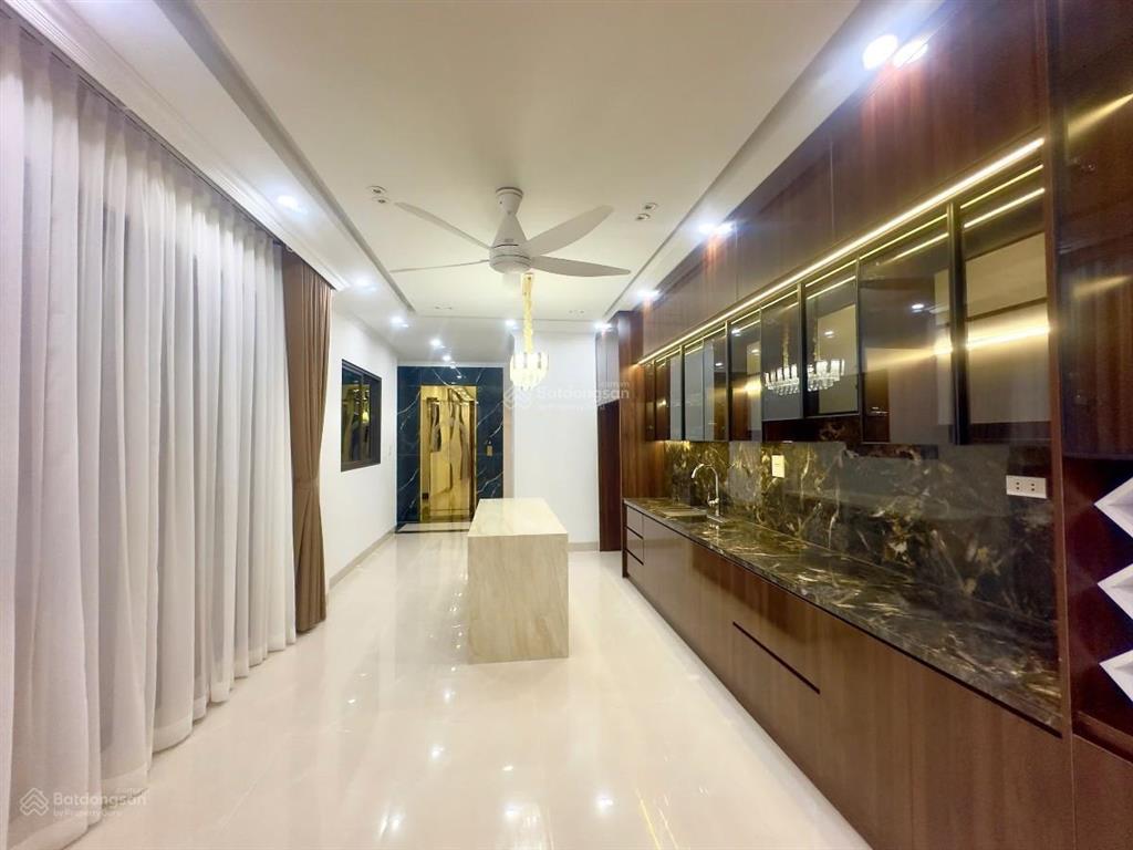 Giảm sốc! chỉ 8.8 tỷ, nhà xuân thủy, thang máy, full đồ, ngõ thông, thoáng trước sau, 43m2