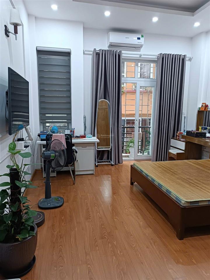 Bán nhanh nhà nguyễn khánh toàn, sổ đỏ, 51m2, hơn 8 tỷ, 2 thoáng, ô tô 15m, thông tứ tung, ở luôn