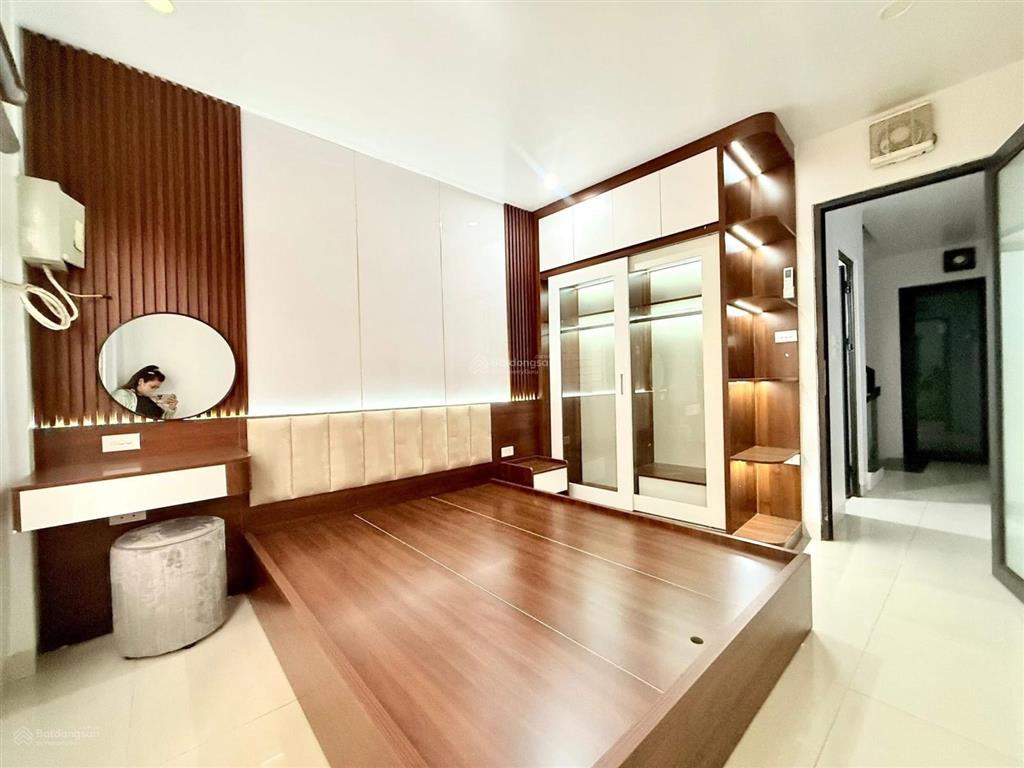 Nhà trần thái tông, ở luôn, full đồ, ngõ thông, 2 thoáng trước sau, ô tô 30m, ở sướng, kd, hơn 8 tỷ