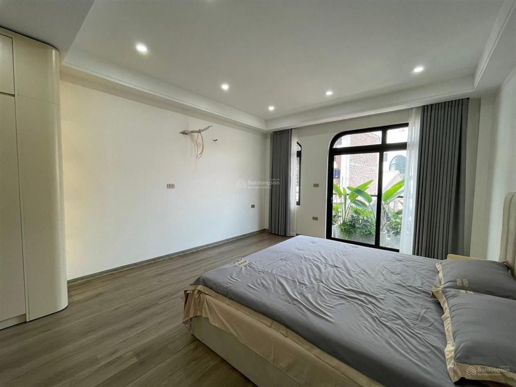 Bán nhà đội cấn, ô tô, thang máy, ngõ thông, thoáng trước sau, ở luôn, 43m2, 6t, hơn 8 tỷ