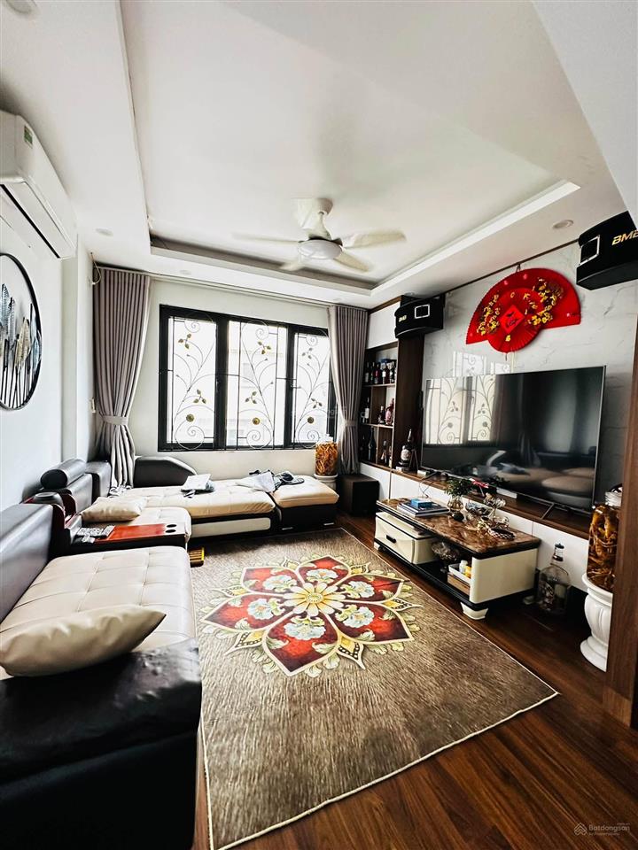 Mặt ngõ khu chùa láng, ô tô vào nhà, gara, sổ phân lô, ban công thoáng, kinh doanh, mới, 39m2*5t