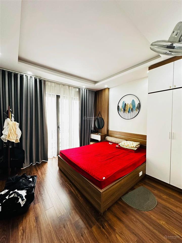 Mặt ngõ khu chùa láng, ô tô vào nhà, gara, sổ phân lô, ban công thoáng, kinh doanh, mới, 39m2*5t