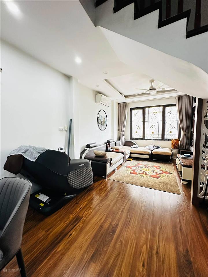 Mặt ngõ khu chùa láng, ô tô vào nhà, gara, sổ phân lô, ban công thoáng, kinh doanh, mới, 39m2*5t