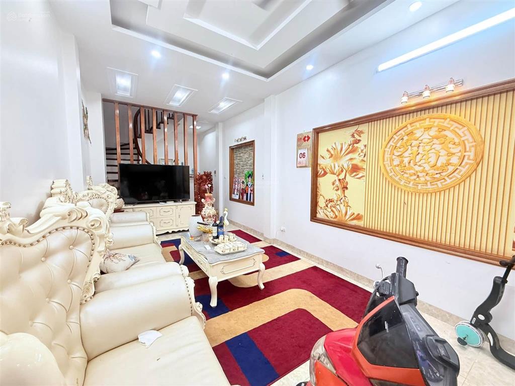 Mặt ngõ quan hoa, trước nhà 3m, ngõ to thẳng, 30m ra phố, ô tô đỗ gần, bãi xe, dân xây, 42m2*5t