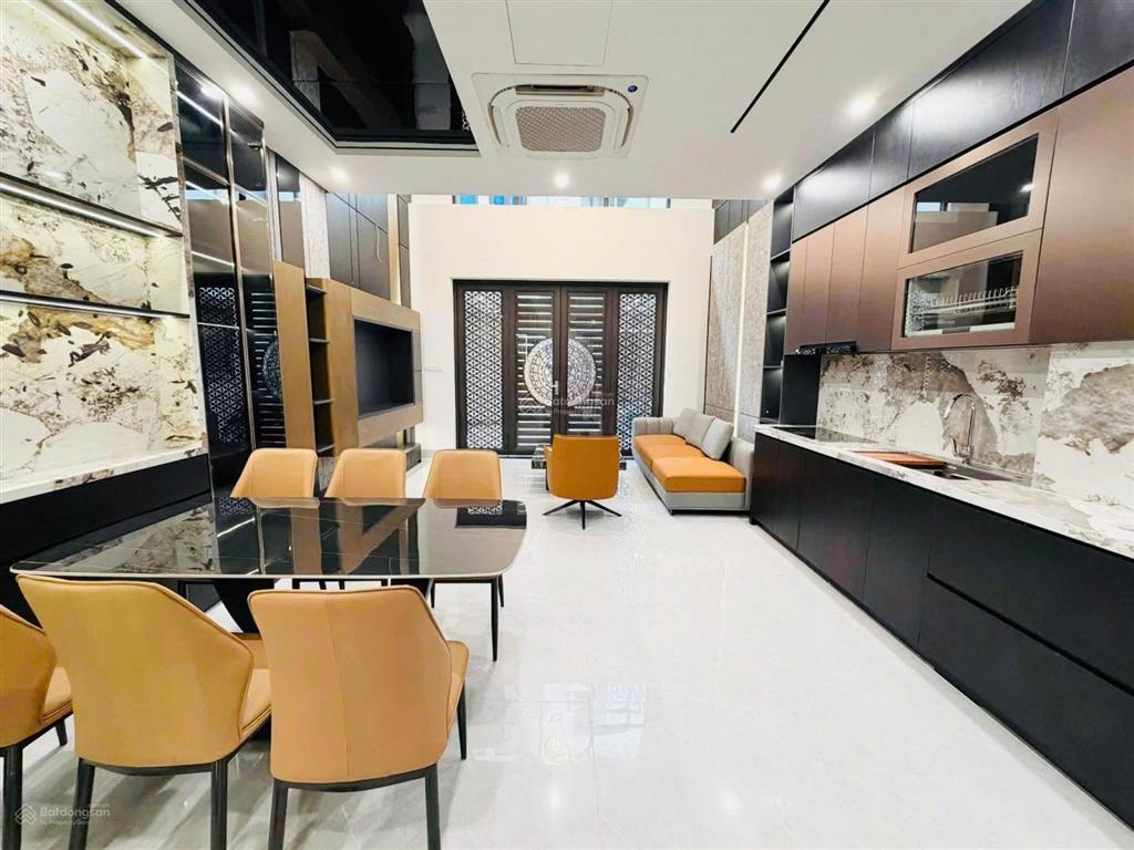 Giá sốc! hoàng ngân, thang máy, 20m ra ô tô, gần phố, sổ vuông, ngõ thông nhiều lối, ko qh, 51m2*6t