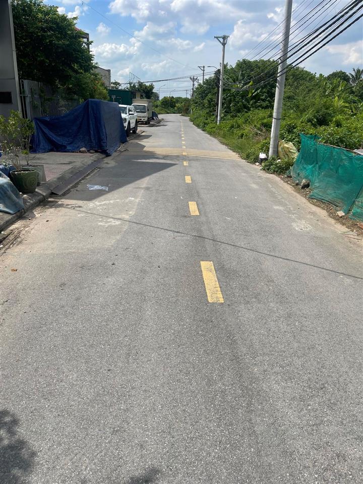 Cần bán 189m2 mt 6,55m nở hậu tại bìa thôn hội phụ, xã đông hội.  e doanh 0973 516 ***