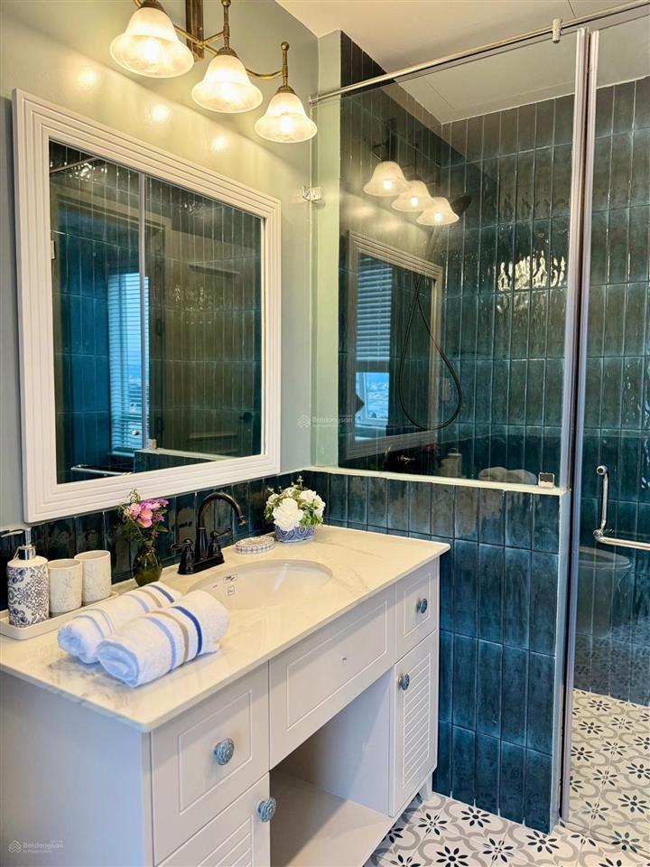 Biệt thự sang trọng, đầy đủ nội thất, view thung lũng đèn, cách chợ đl 5km