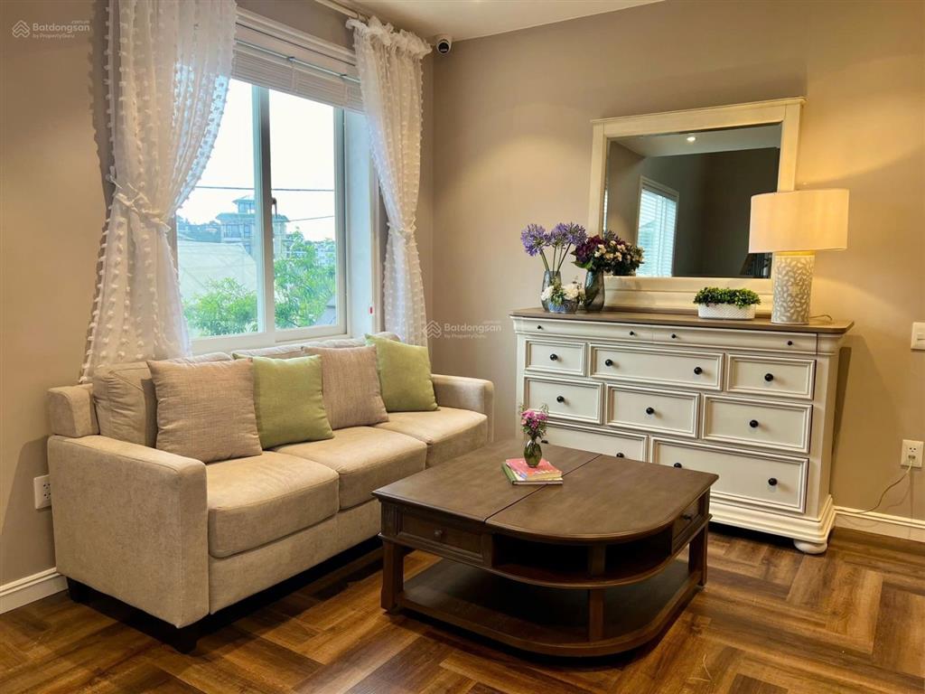 Biệt thự sang trọng, đầy đủ nội thất, view thung lũng đèn, cách chợ đl 5km