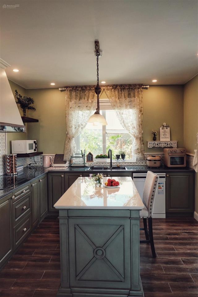 Biệt thự sang trọng, đầy đủ nội thất, view thung lũng đèn, cách chợ đl 5km