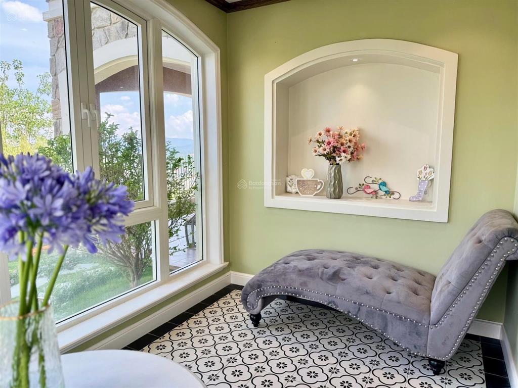 Biệt thự sang trọng, đầy đủ nội thất, view thung lũng đèn, cách chợ đl 5km