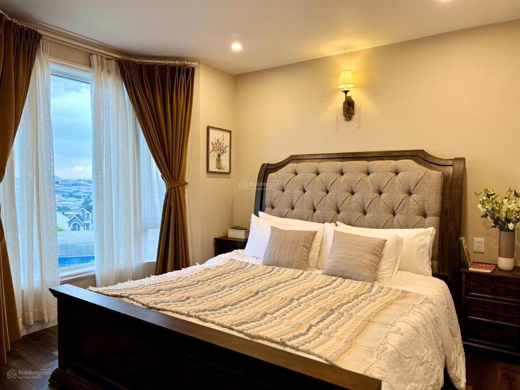 Biệt thự sang trọng, đầy đủ nội thất, view thung lũng đèn, cách chợ đl 5km