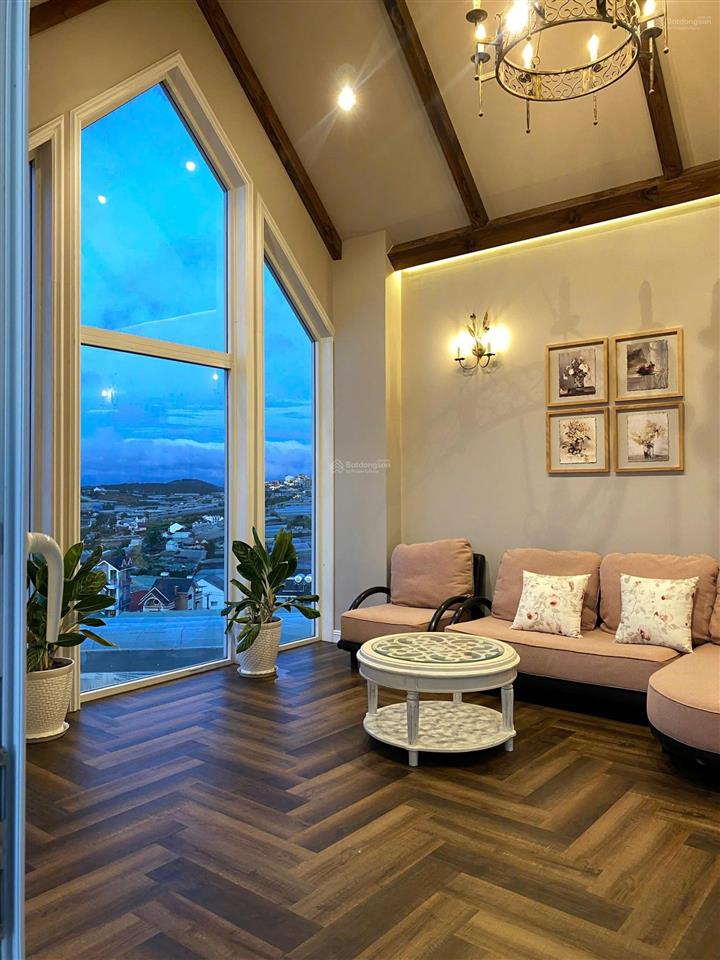 Biệt thự sang trọng, đầy đủ nội thất, view thung lũng đèn, cách chợ đl 5km