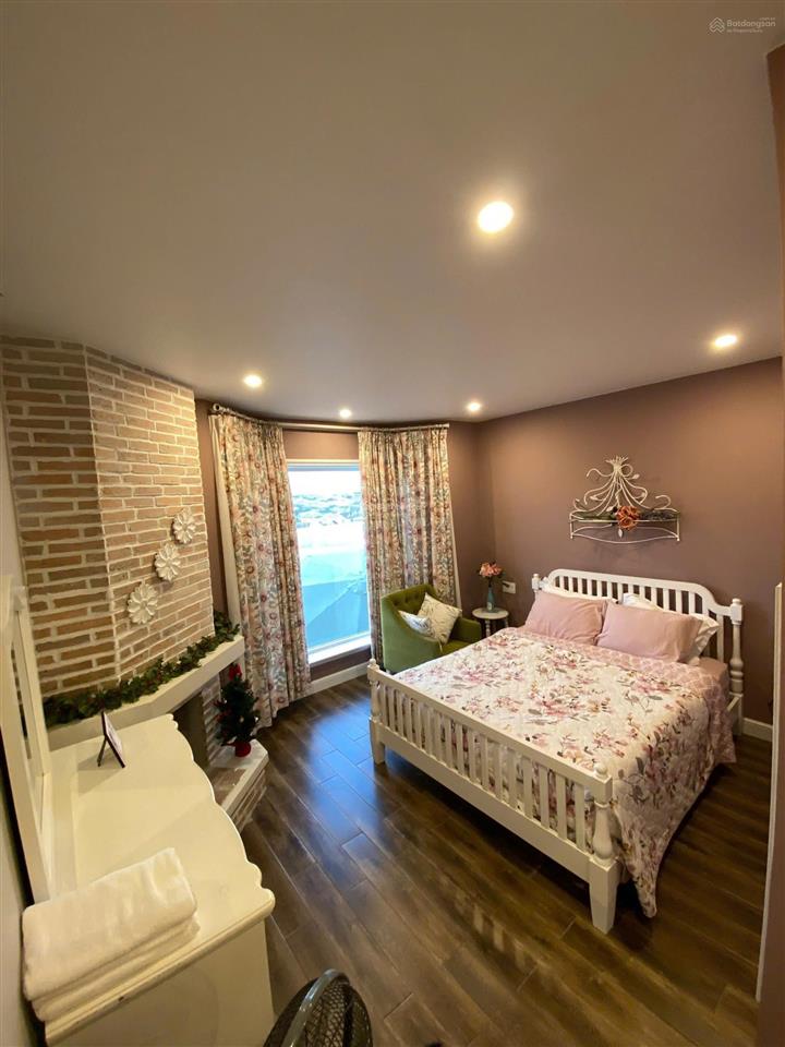 Biệt thự sang trọng, đầy đủ nội thất, view thung lũng đèn, cách chợ đl 5km