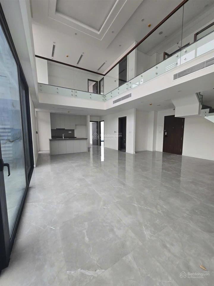 Bán gấp penthouse sunshine green iconic 250m2 4pn nổi bật long biên 0979 227 ***