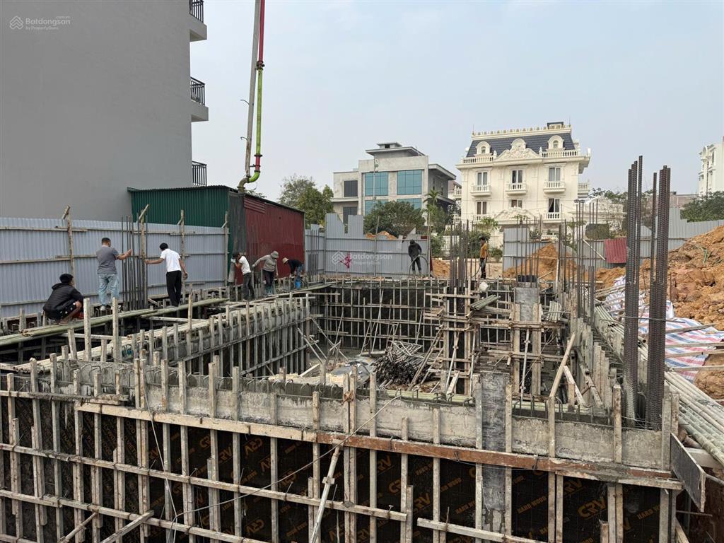 Chính chủ bán căn nhà vườn kđt hud mê linh ô góc 2 mặt tiền