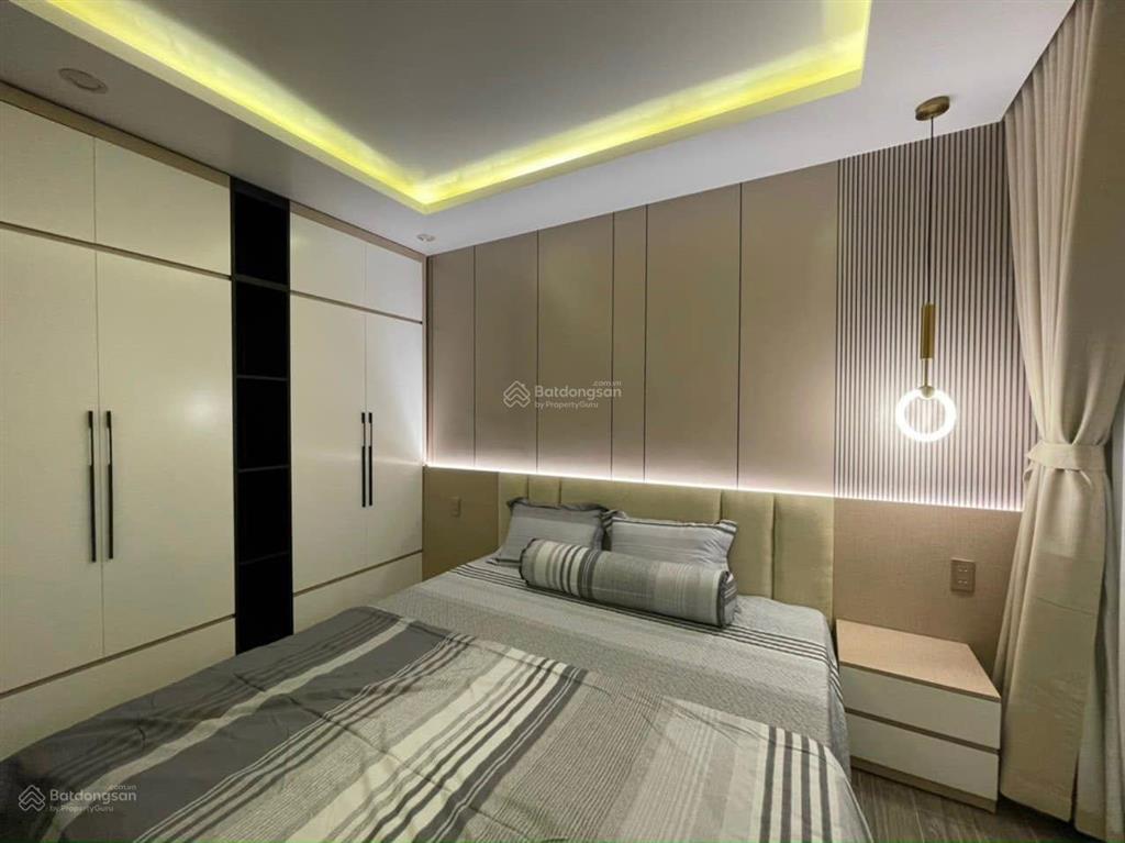 Mình cho thuê căn liền kề hoàn thiện 3 tầng, có 4 phòng ngủ, sẵn đồ chỉ việc vào ở