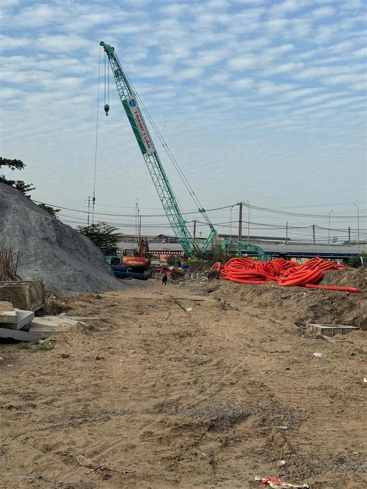 Hàng hót sát kênh tham lương 4x14m trệt lầu chỉ 5tỷ250 tl đường 7m gần trường học